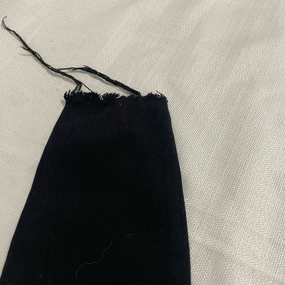 NWOT Express black jeans, ankle leggings, mid rise, frayed ankles & rips size 2 - Picture 4 of 5